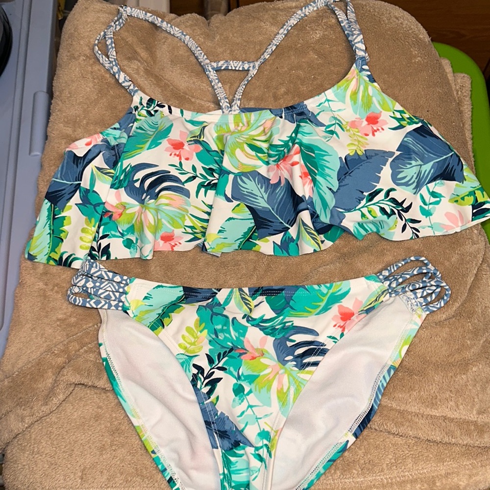 True Craft bikini top and bottom set never worn